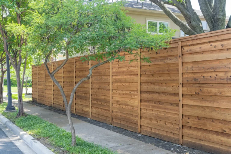 Finishing Touch of Horizontal Fence