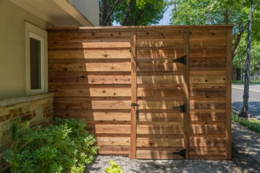 horizontal fence gate
