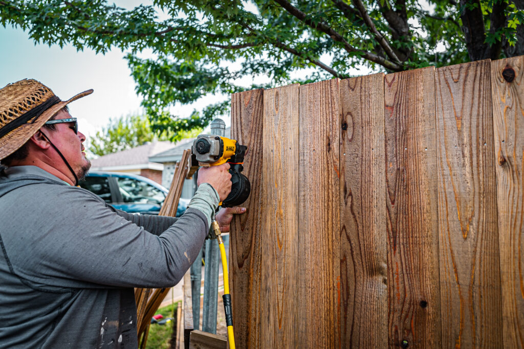 How to Decide the Best Time for Fence Repair and Replacement?